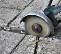 Stelli-Cutter:  Slices through joint sealant without melting!